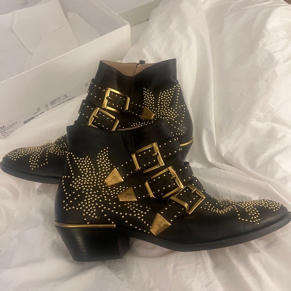 Chloe Susanna Short Black Boot Gold Studs Size 37 EUR FIT - Picture 1 of 14